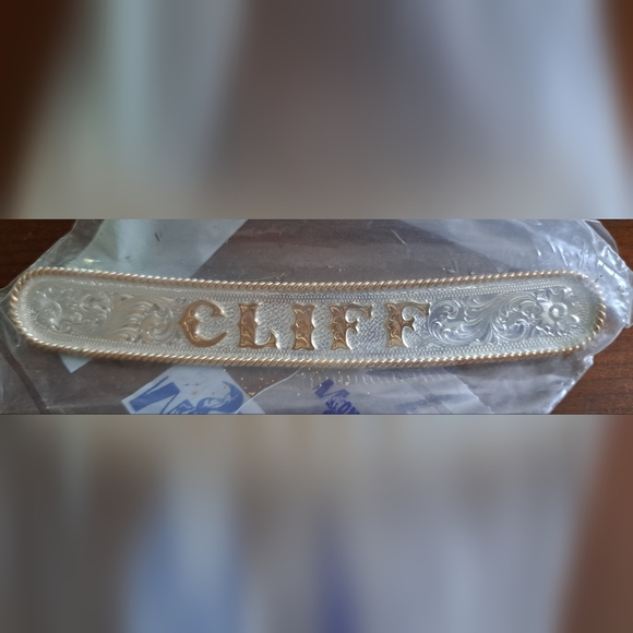Montana Silversmiths Accessories - Montana Silversmiths Silver Engraved Gold Trim Western Saddle Plate. "CLIFF"